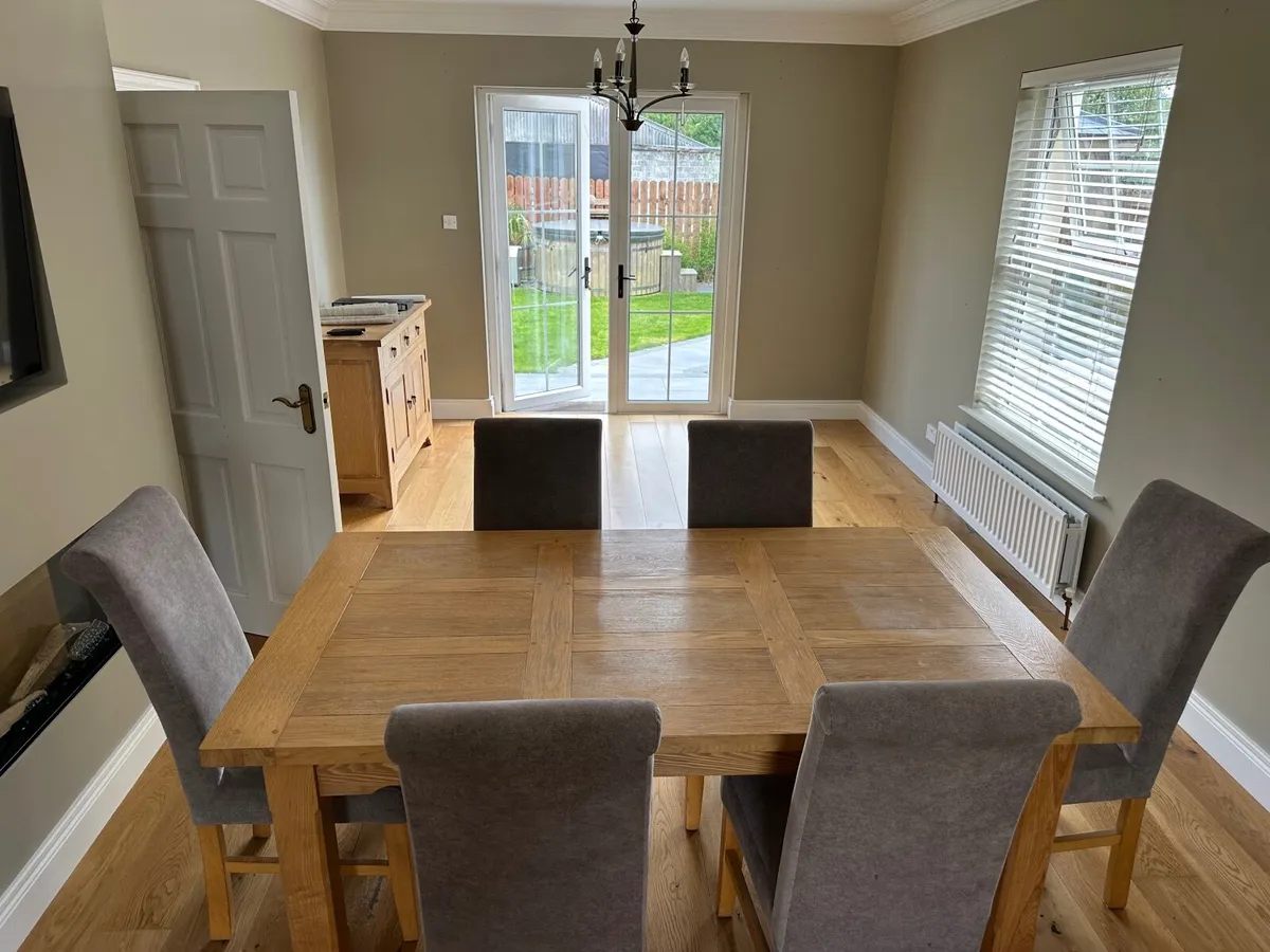 Dining table - Image 3