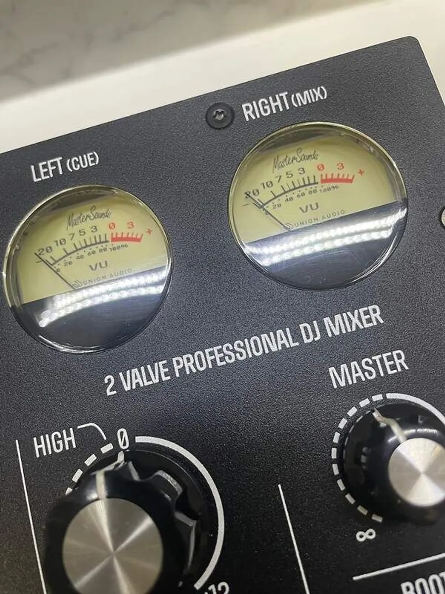 Mastersounds Radius Two Valve MK1- Rotary DJ Mixer (Mint) - Image 2