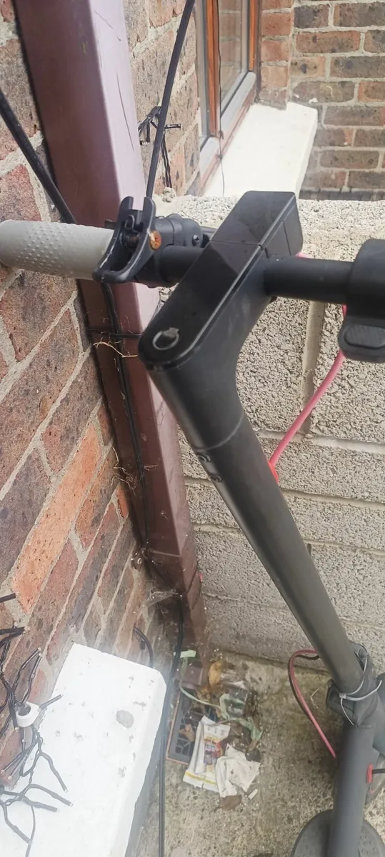 Electric scooter for parts - Image 2