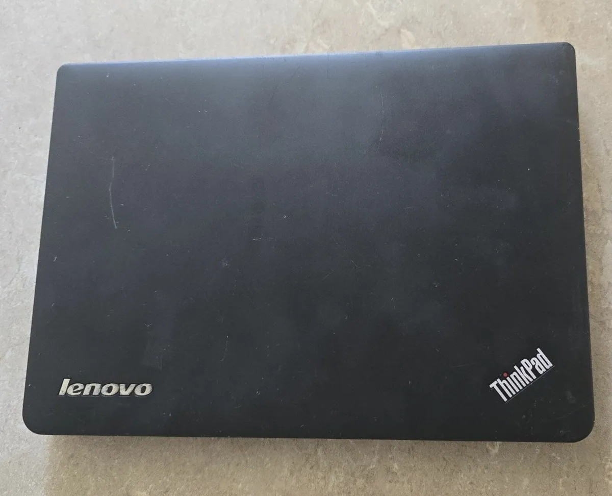 Windows 10 pro Lenovo x121 laptop - Image 1