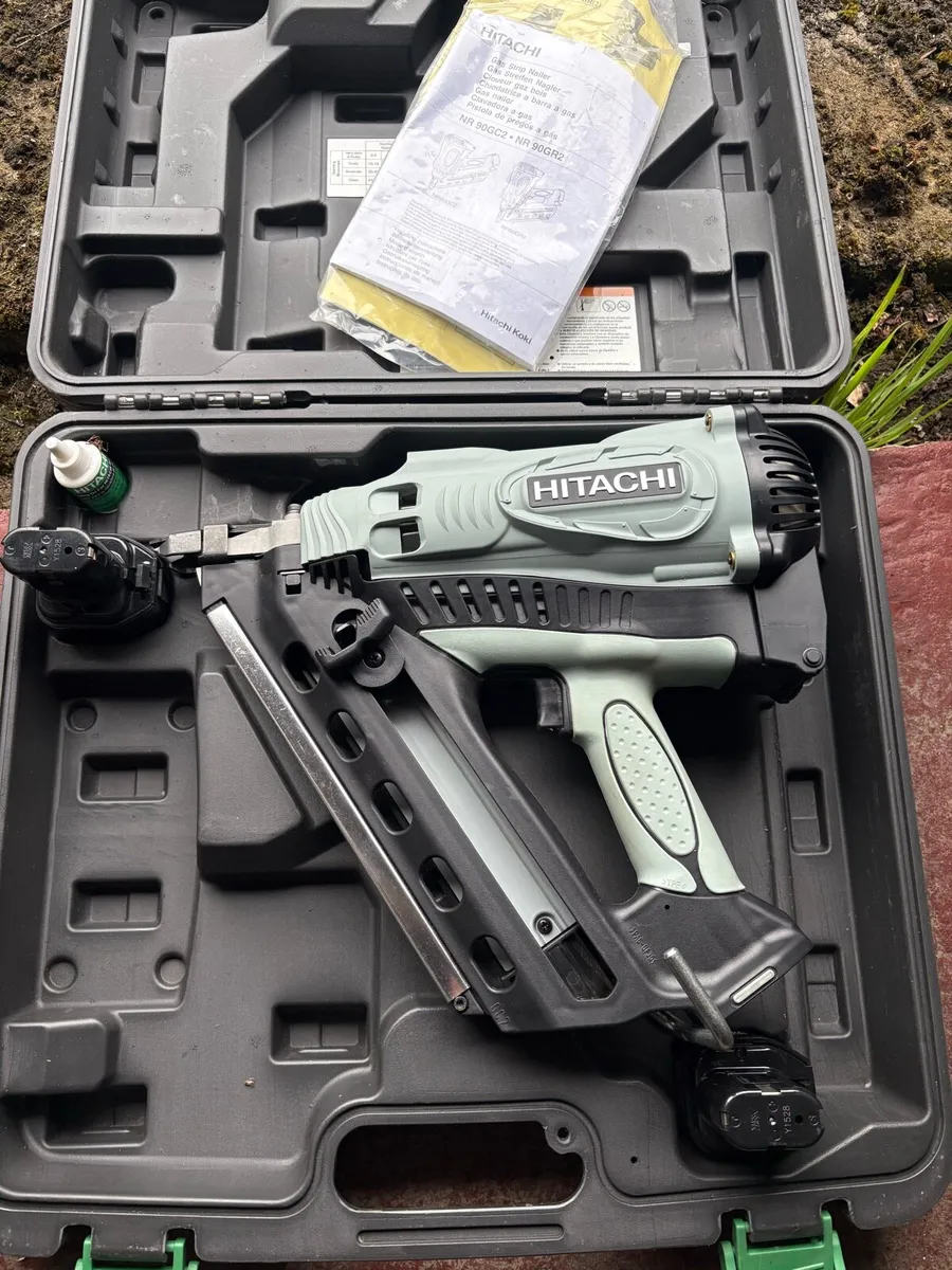 Brand New Hitachi NR90GC2 Nail Gun - Image 1