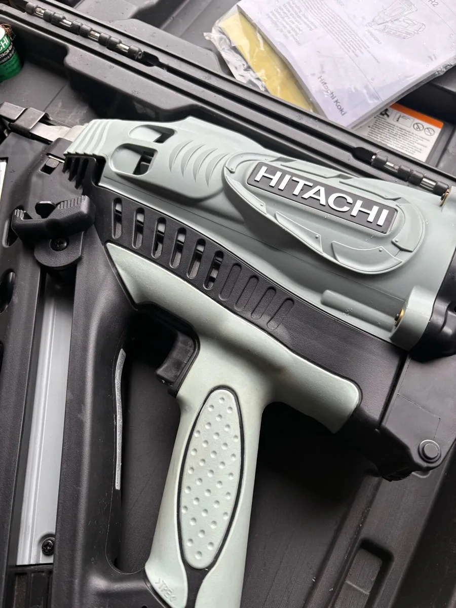 Brand New Hitachi NR90GC2 Nail Gun - Image 2