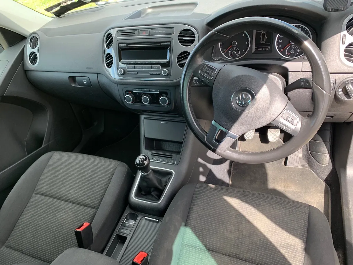 Volkswagen Tiguan 2014 LOW MILEAGE - Image 4