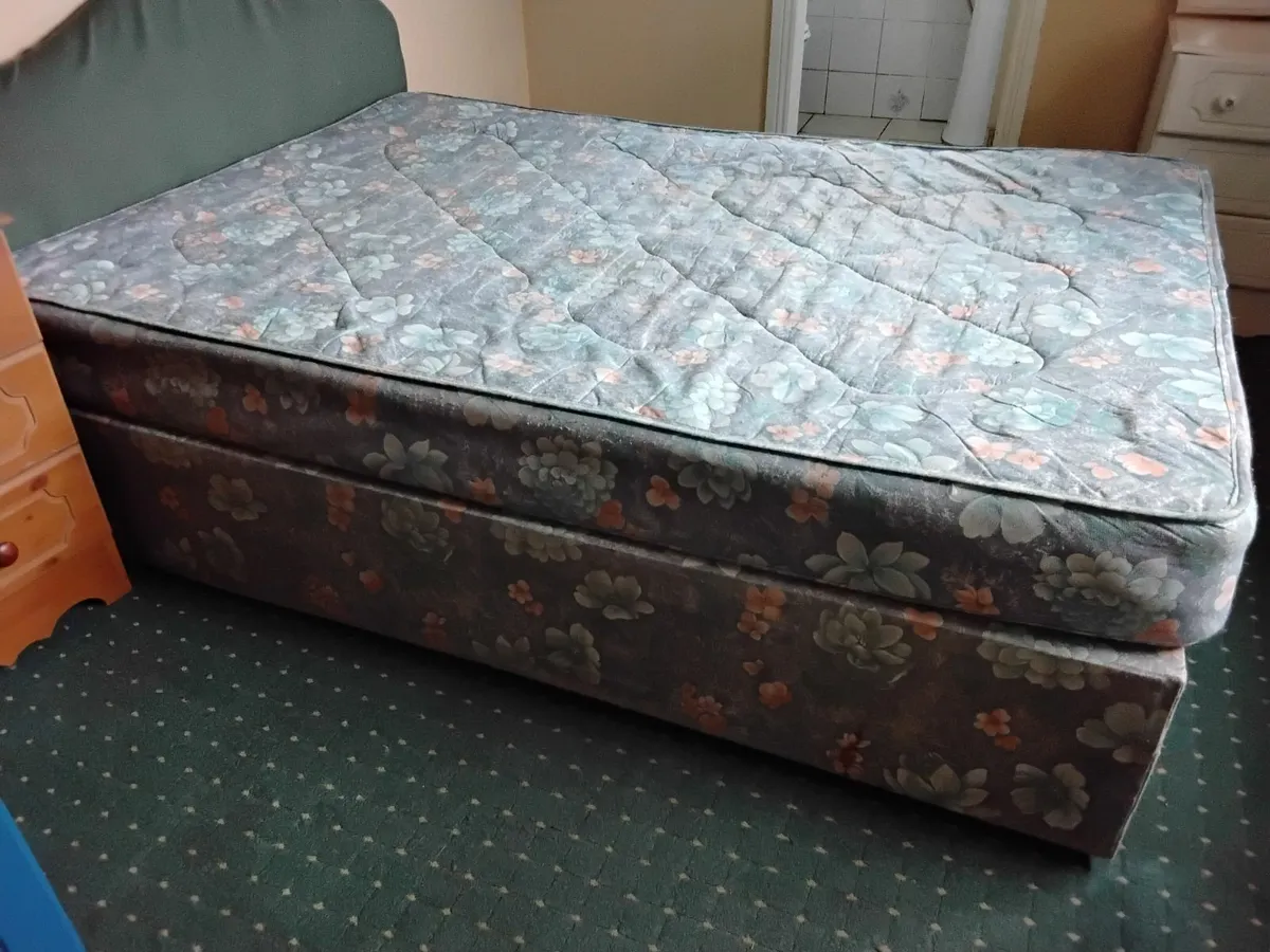 Beds - Image 1