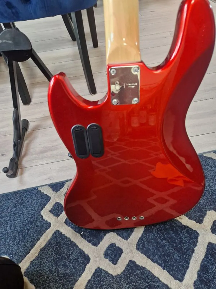 Guiter - Image 2