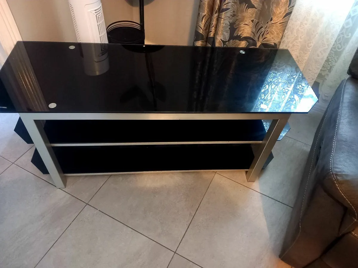 Tv stand - Image 1