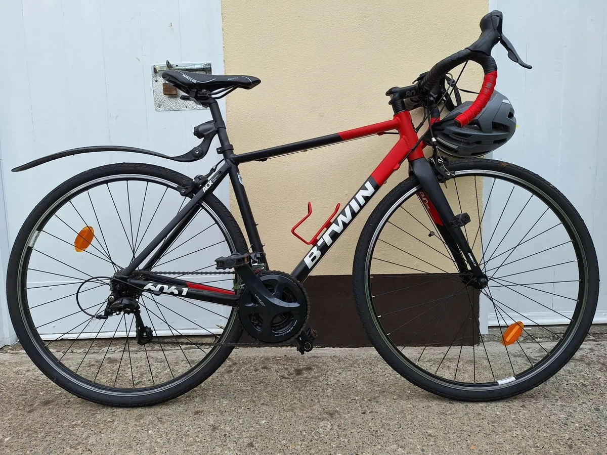 B'twin Trident 520 Road bike - Image 1