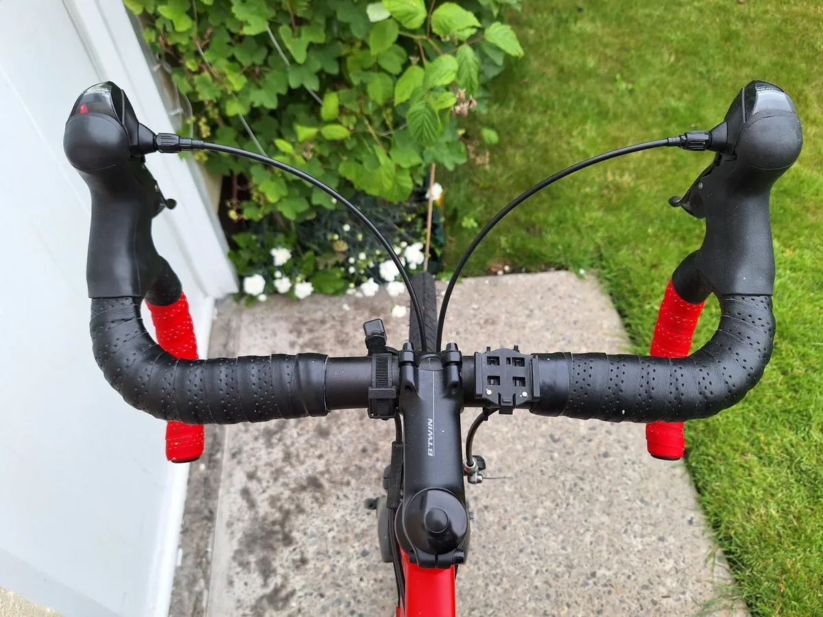 B'twin Trident 520 Road bike - Image 3