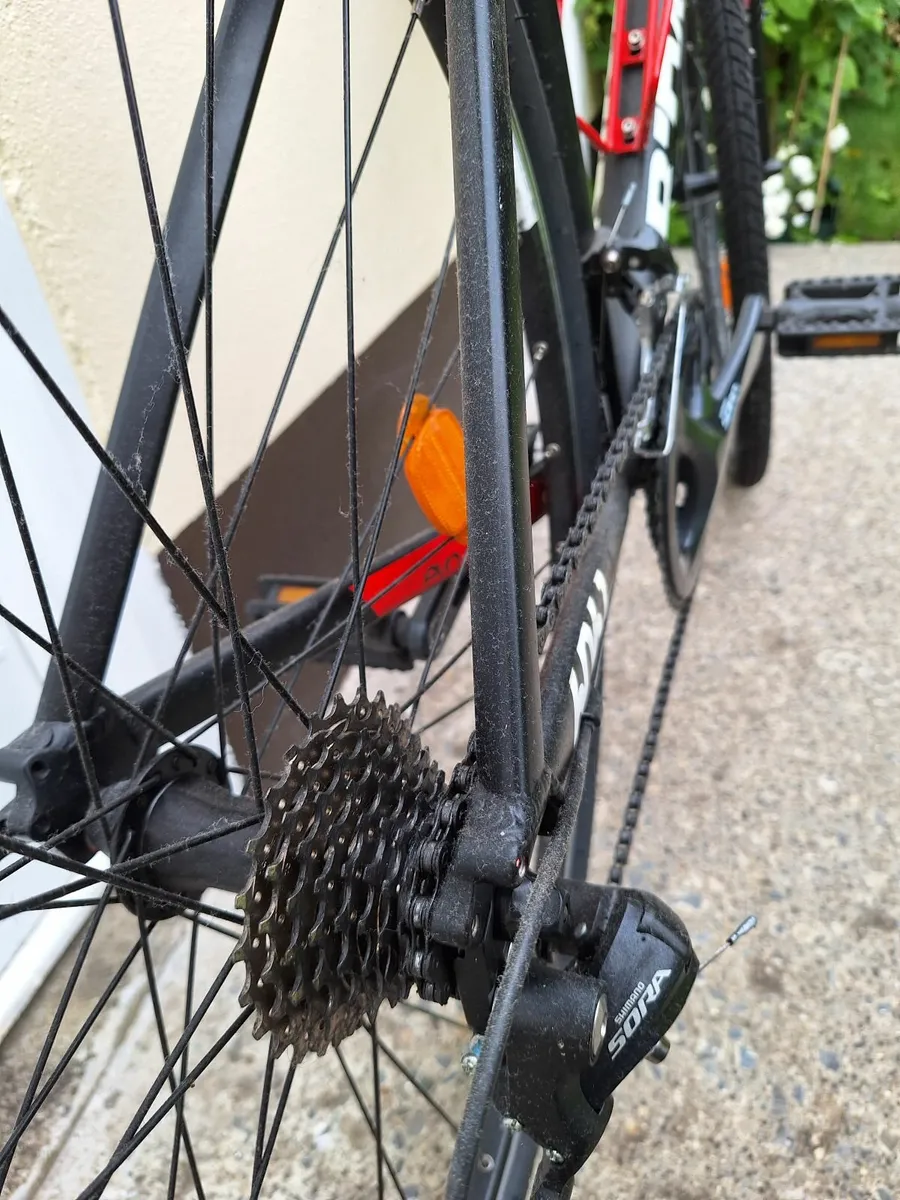 B'twin Trident 520 Road bike - Image 4