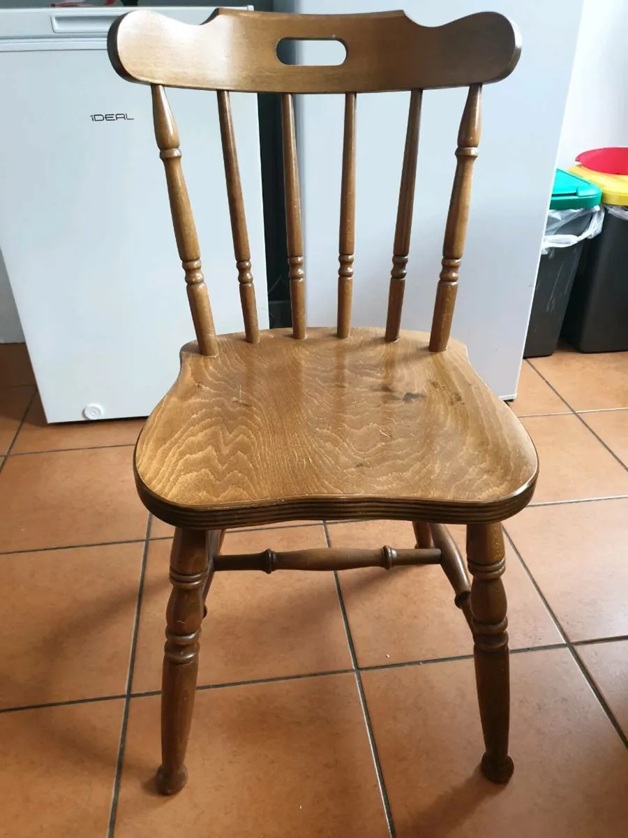 Kitchen table and chairs - Image 2