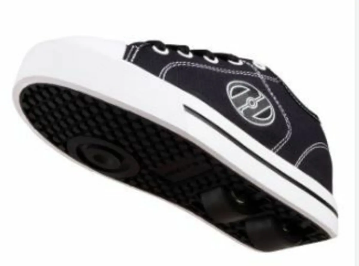 Kids Heelys Size 3 - Image 3