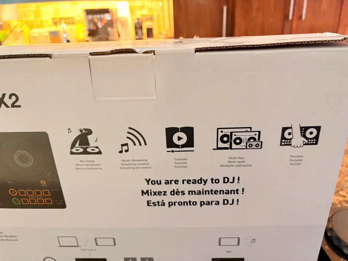 DDJ- FLX 2 DJ Deck - Image 2