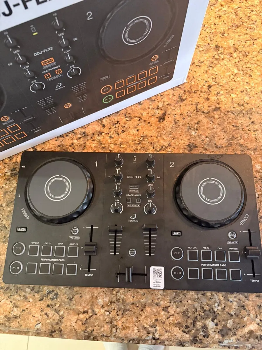 DDJ- FLX 2 DJ Deck - Image 1