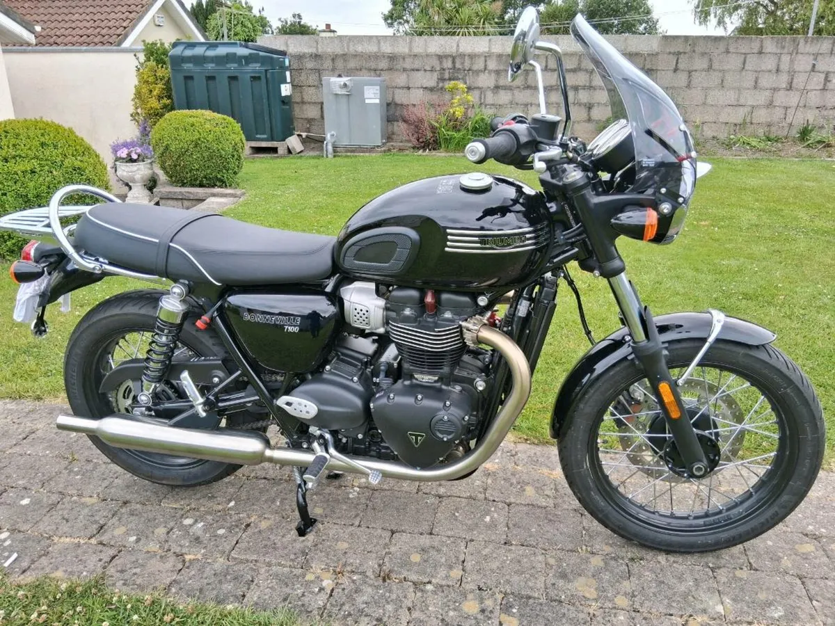 2024 Triumph Bonneville - Image 1