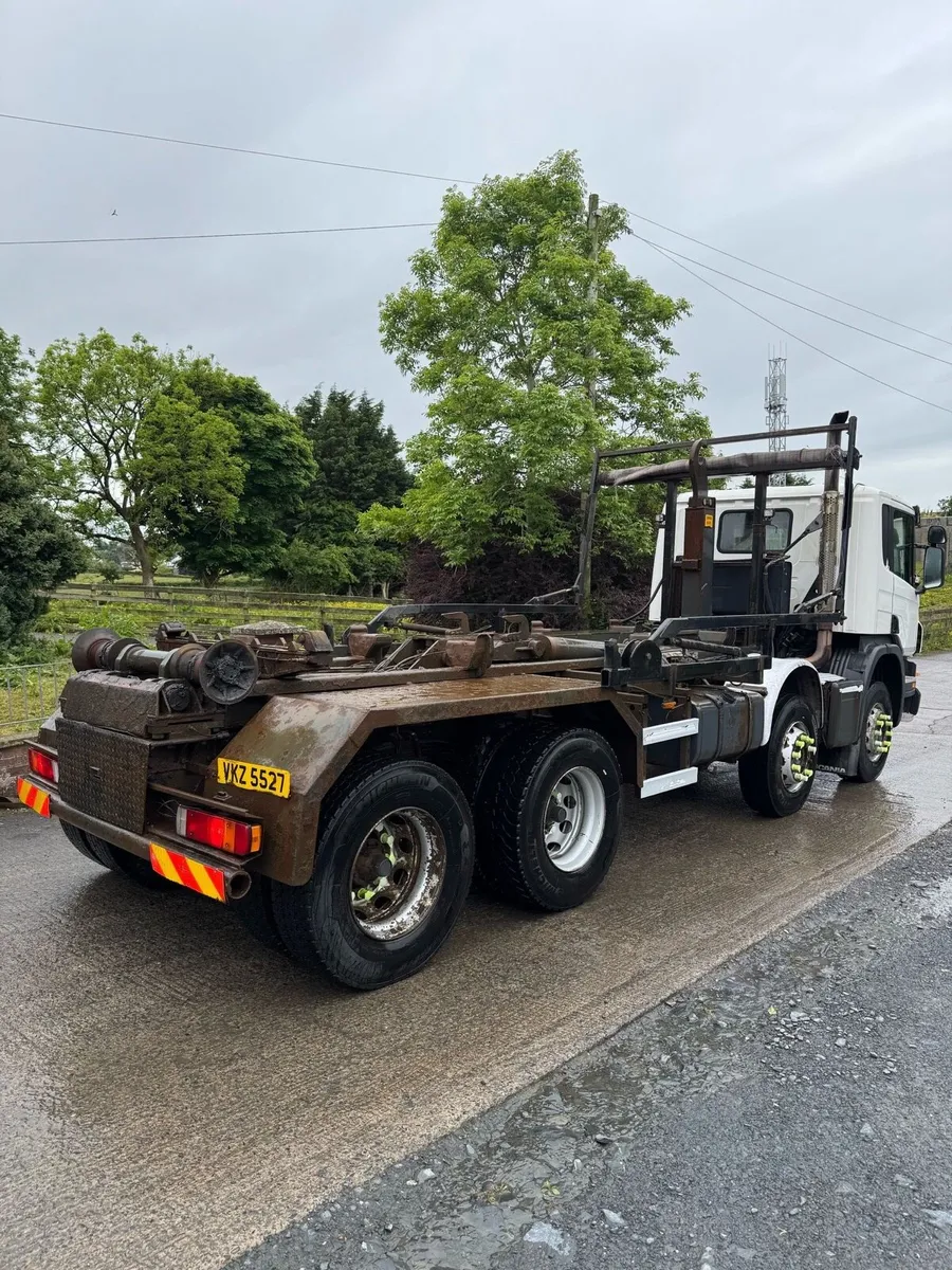 2008 Scania P380 8x4 Hook loader - Image 4