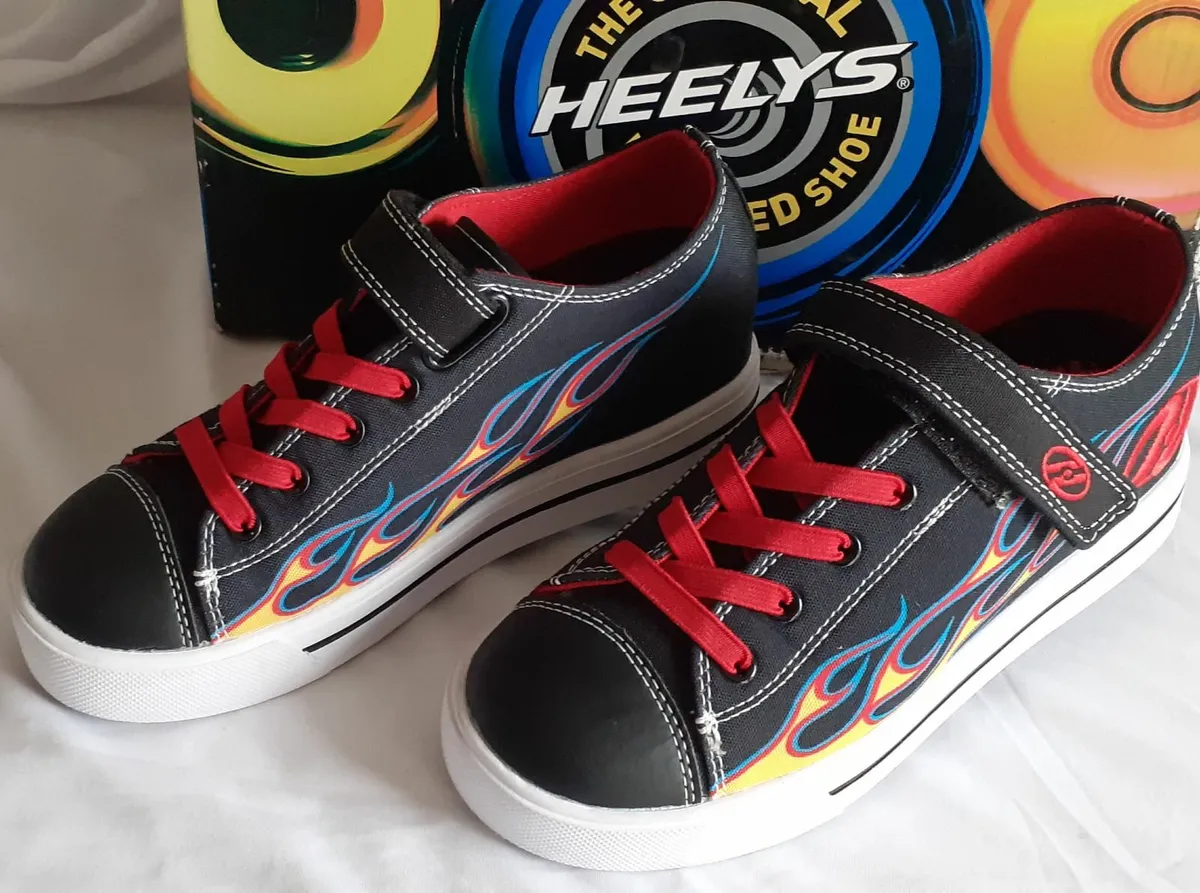 Kids Heelys Size 2. - Image 1