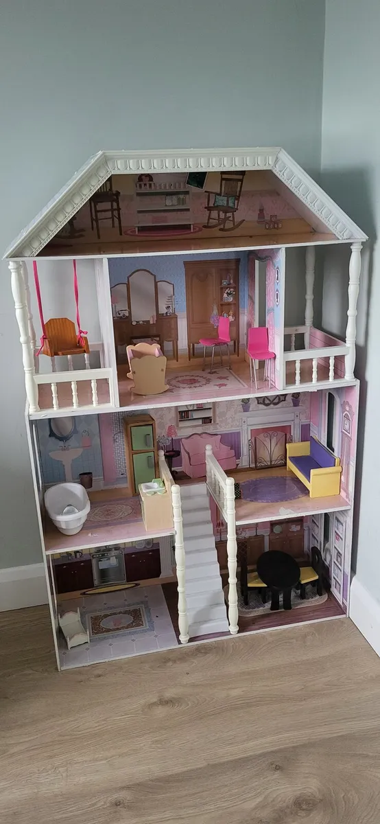 Large Dolls House
