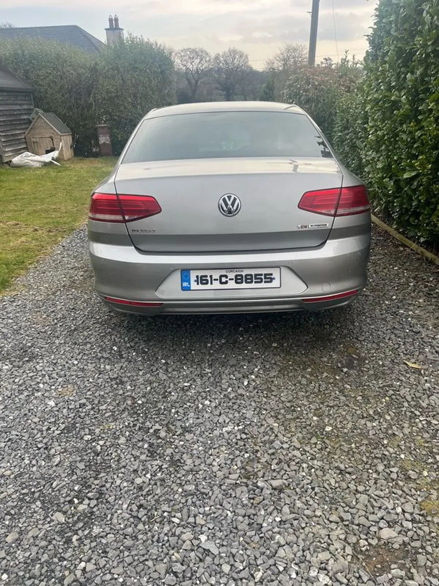 2016 Volkswagen Passat Bluemotion - Image 2
