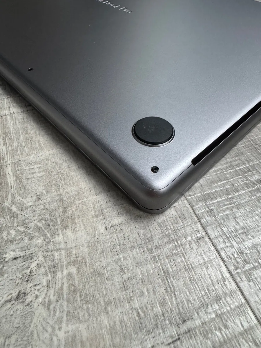 MacBook M2 Pro 16” 2023 - Image 4