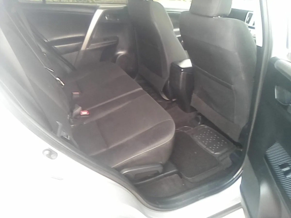 Toyota RAV4 2015 - Image 3