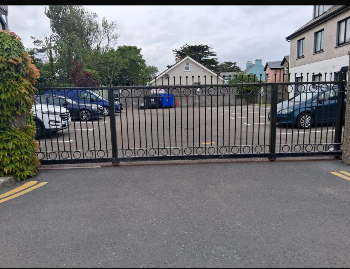Gate - Image 1