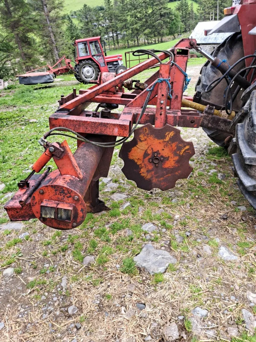 Turf auger hopper - Image 1