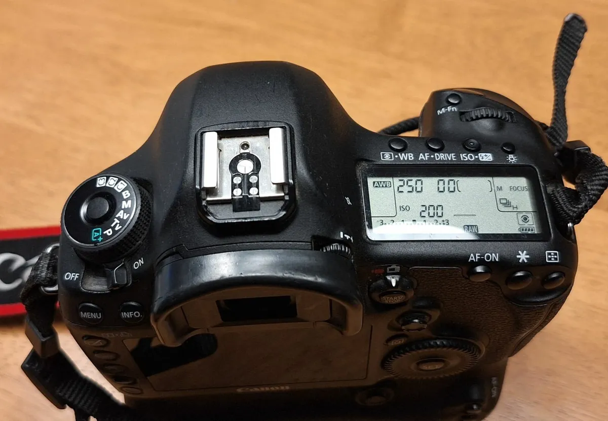 Canon 5D Mark III Camera - Image 3