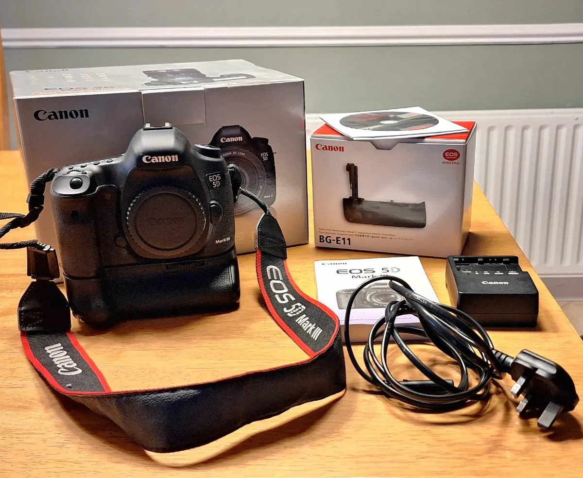 Canon 5D Mark III Camera - Image 1
