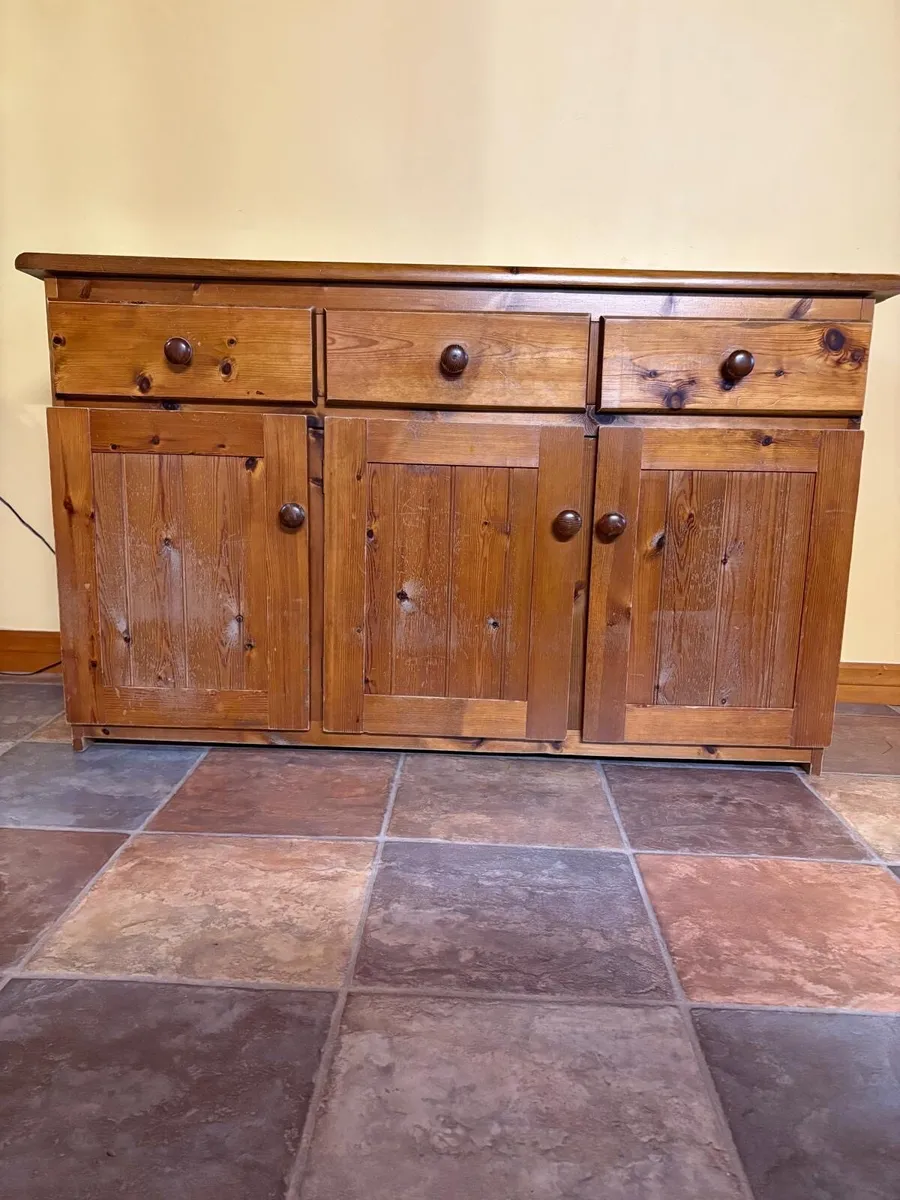 Dresser - Image 1