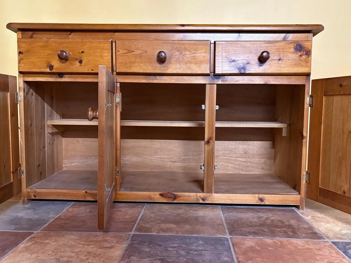 Dresser - Image 2