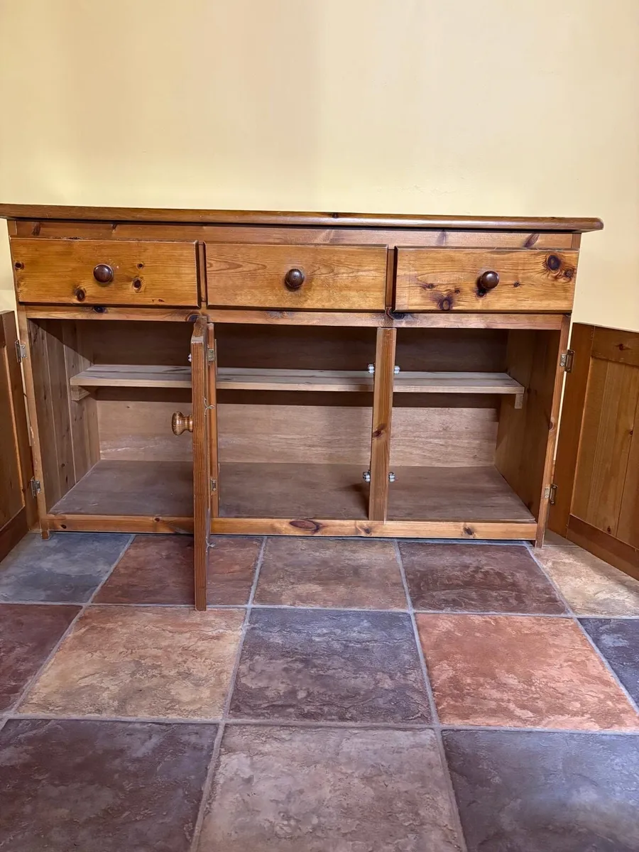 Dresser - Image 3