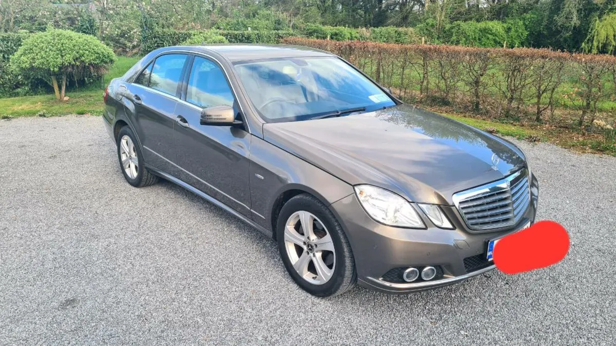 2011 Mercedes E200 cdi Blue Efficency - Image 1