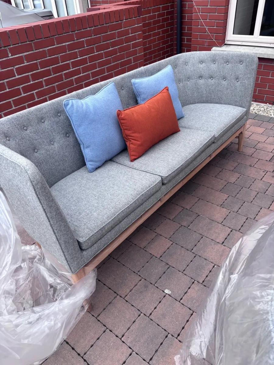 Couch - Image 2