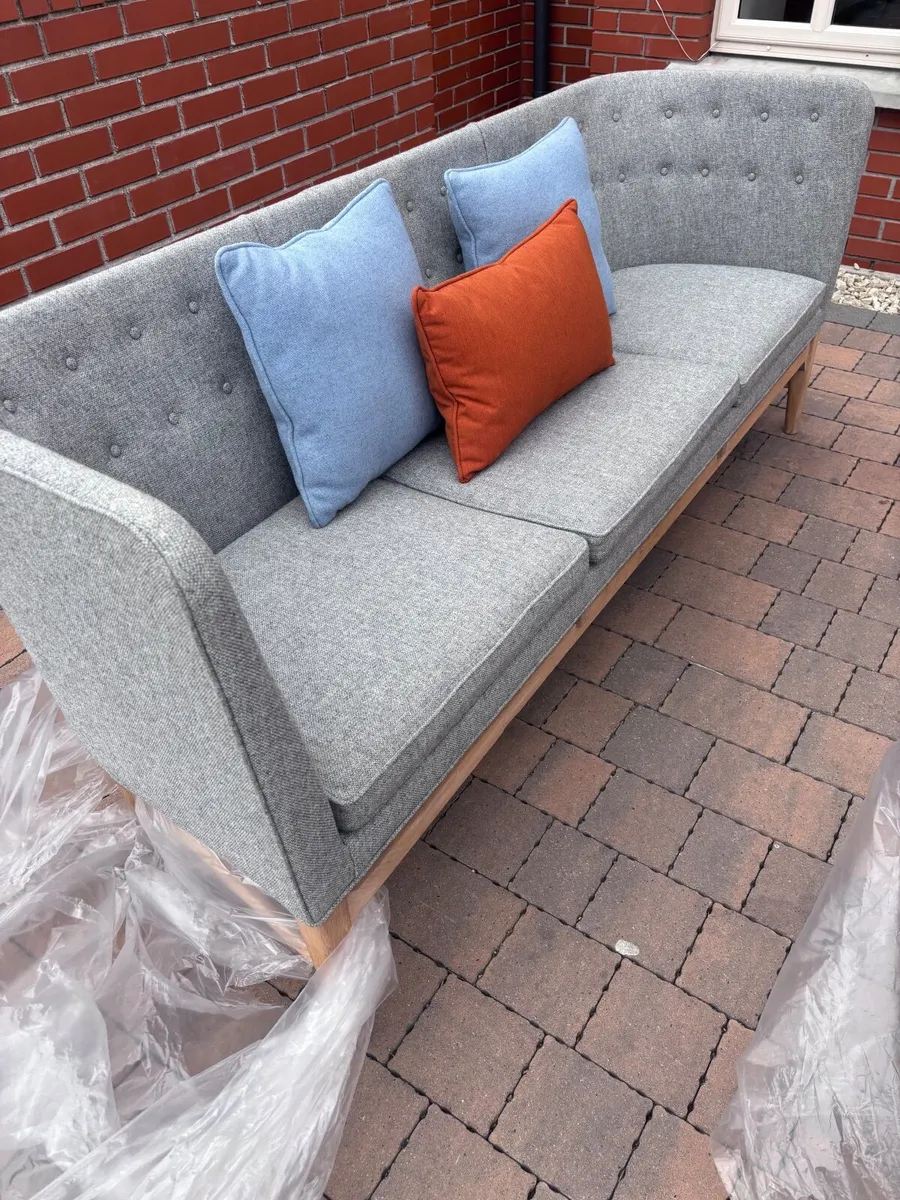 Couch - Image 3