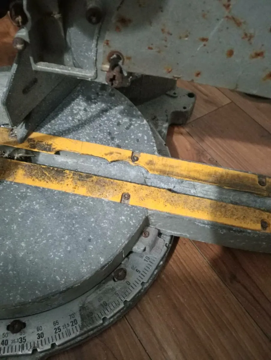 DeWalt DW708 Mitre 110v saw parts or repair - Image 3
