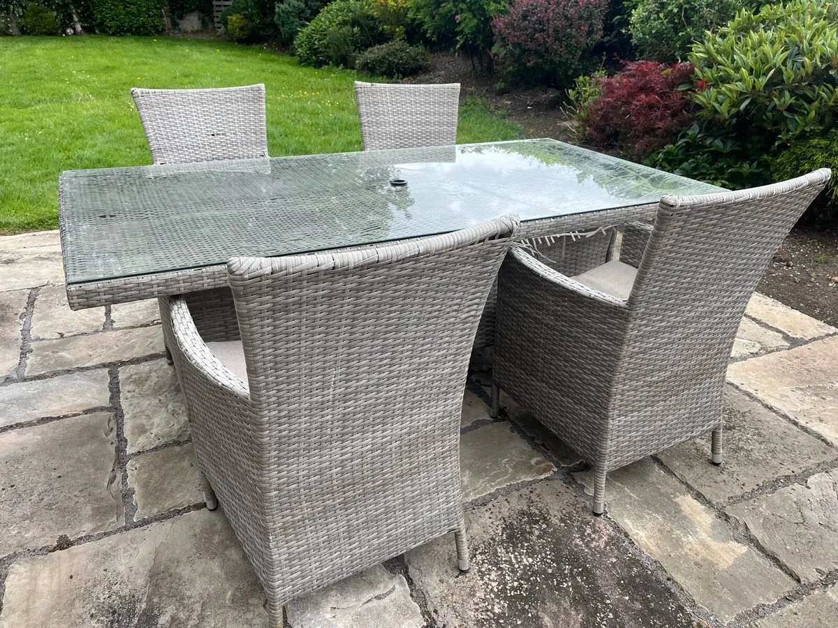 Ratan patio table & four chairs. - Image 2