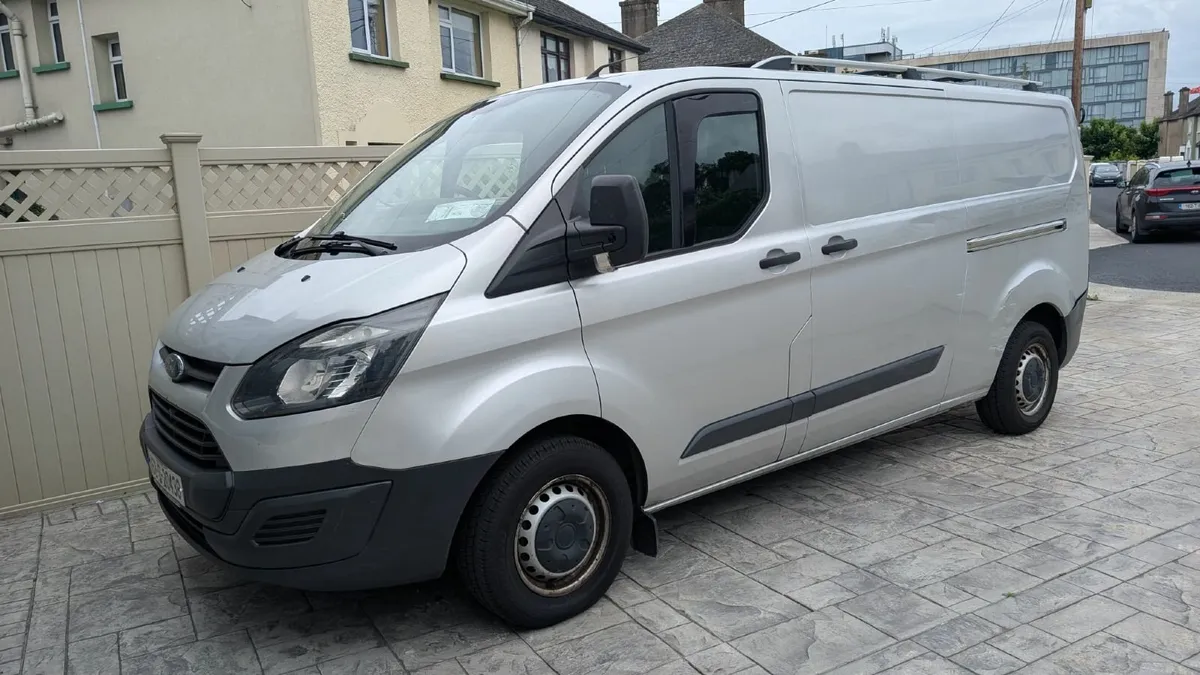 Campervan Ford Custom Transit - Image 1