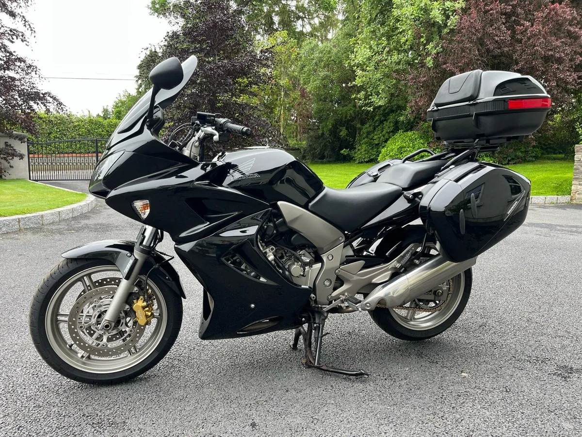 Honda Cbf 1000 mint condition 1 owner - Image 1