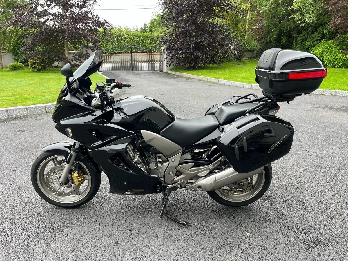 Honda Cbf 1000 mint condition 1 owner - Image 2