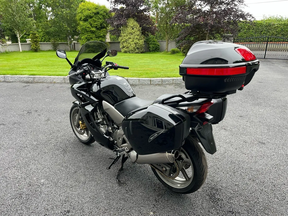 Honda Cbf 1000 mint condition 1 owner - Image 3