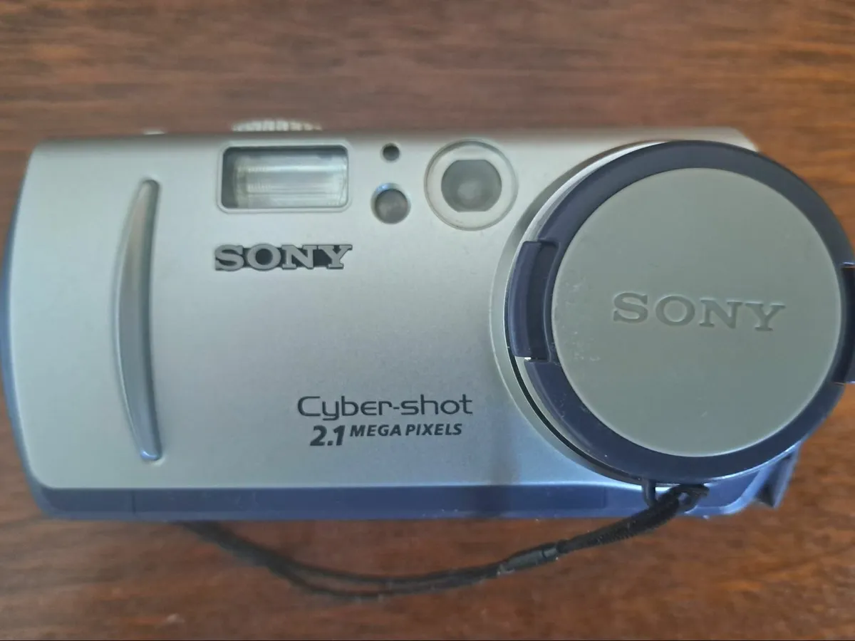 Camera Sony Compact - Image 1