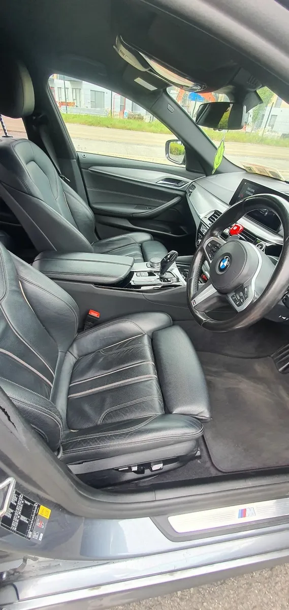 BMW 5-Series 2018 - Image 2