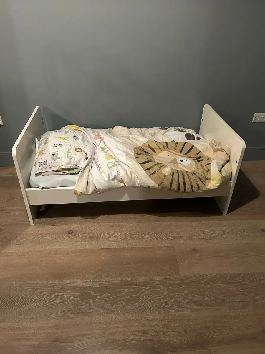 Mama & Papa’s Cot / Bed - Image 3