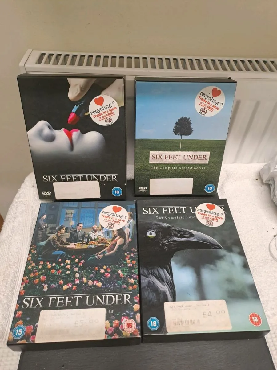Six Feet U der dvd sets postage cost incl - Image 1