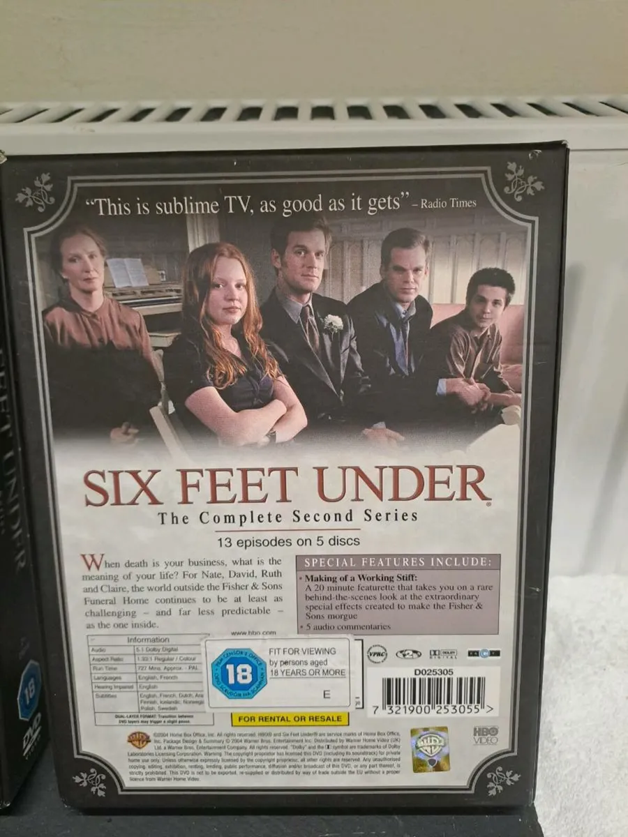 Six Feet U der dvd sets postage cost incl - Image 3