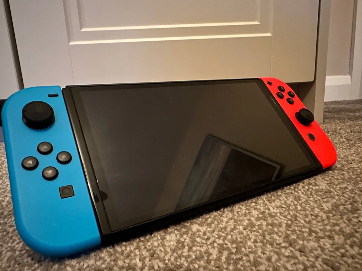 Nintendo Switch Oled - Image 2