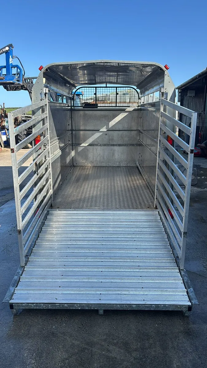 Livestock trailer - Image 2