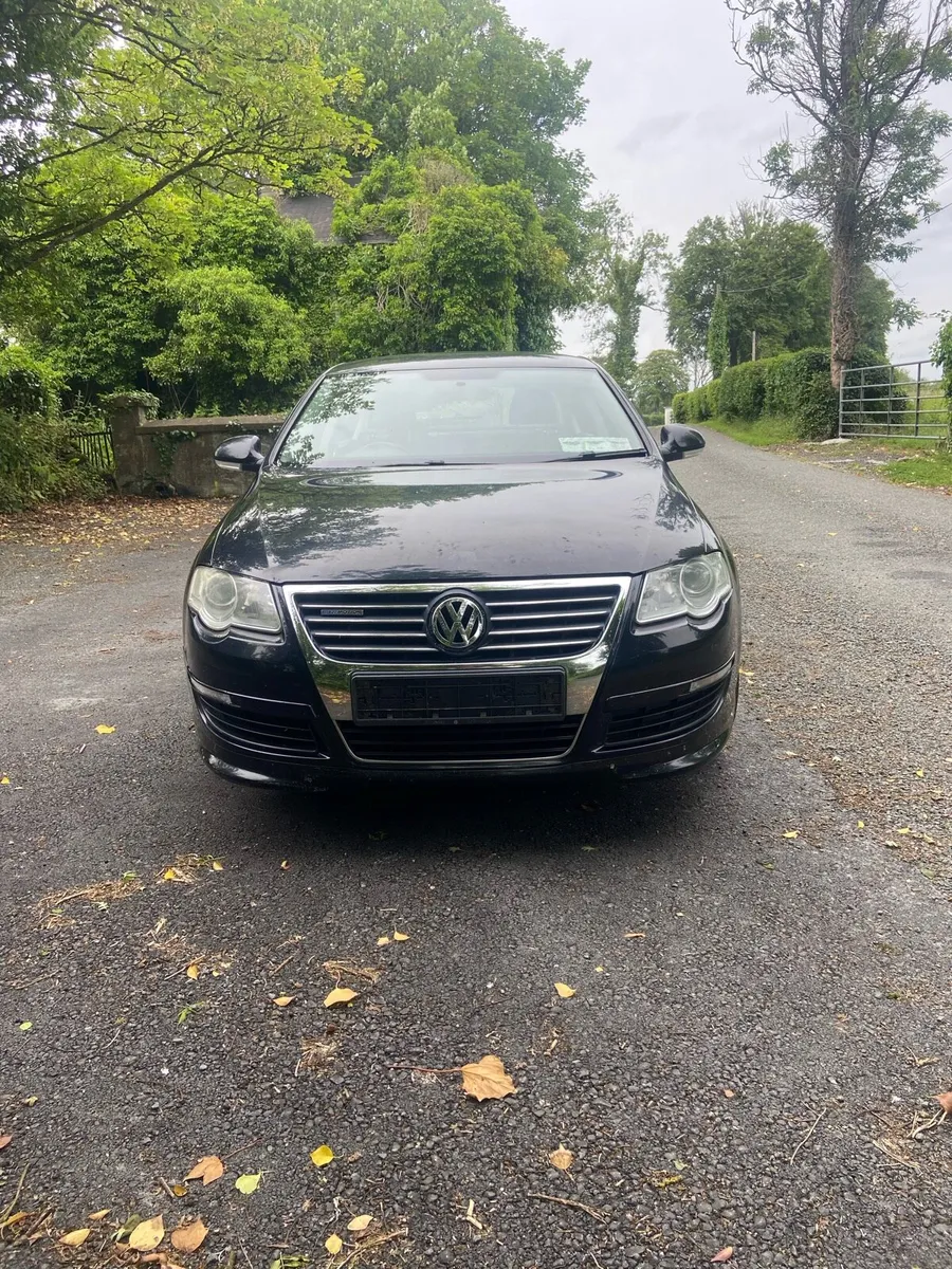 2010 Volkswagen Passat 1.6 Diesel - Image 1