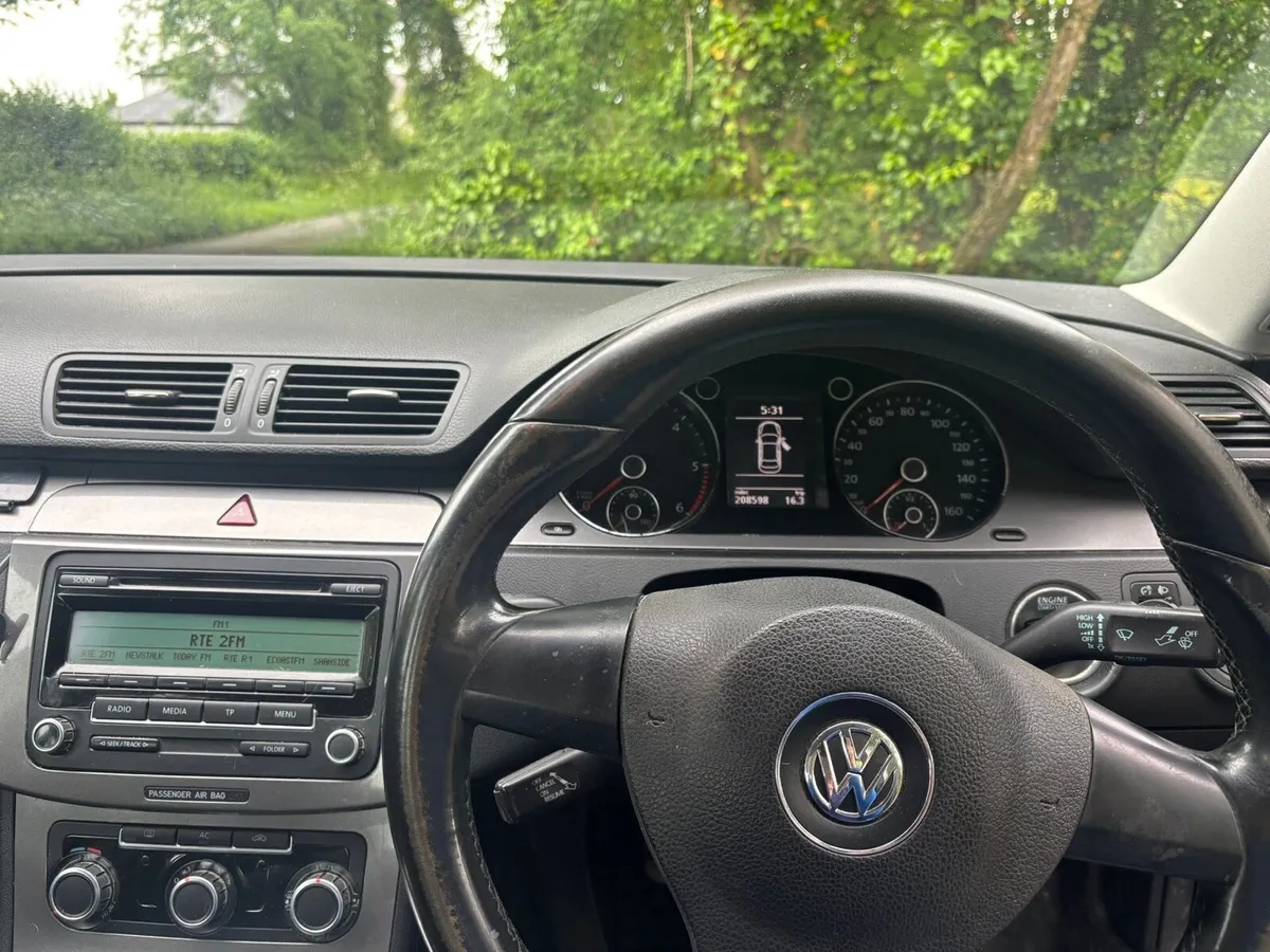 2010 Volkswagen Passat 1.6 Diesel - Image 3