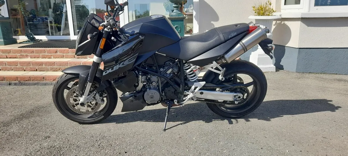 KTM 990 Super Duke - Image 1
